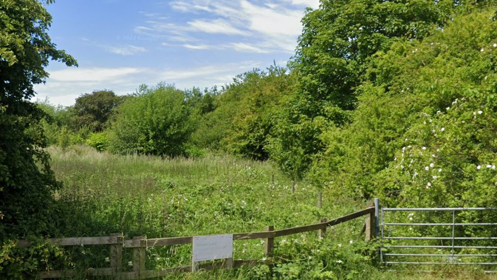 Land off Baptist Avenue in Malinslee