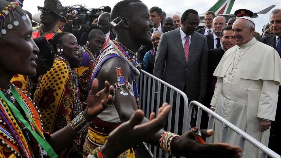 Pope Francis urges Kenyans to work for peace - BBC News