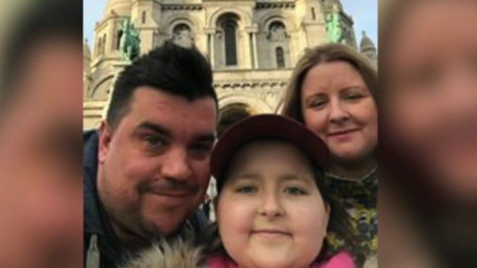 Mark Lyttle with Isabella and her mum