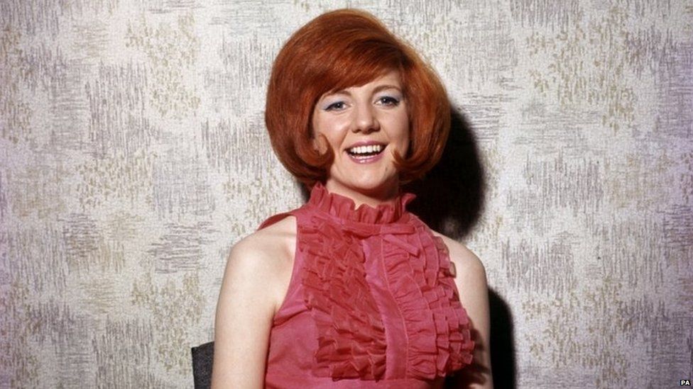 Cilla Black 'gave blessing' to stage musical - BBC News