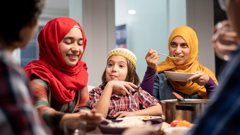 family break their fast together