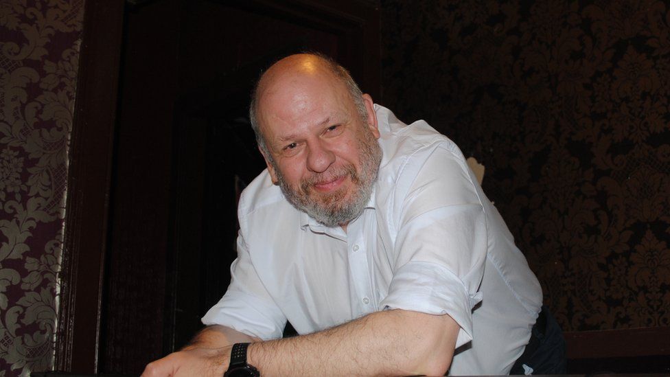 The sleuths undecided on UFOs, Bigfoot and ghosts - BBC News