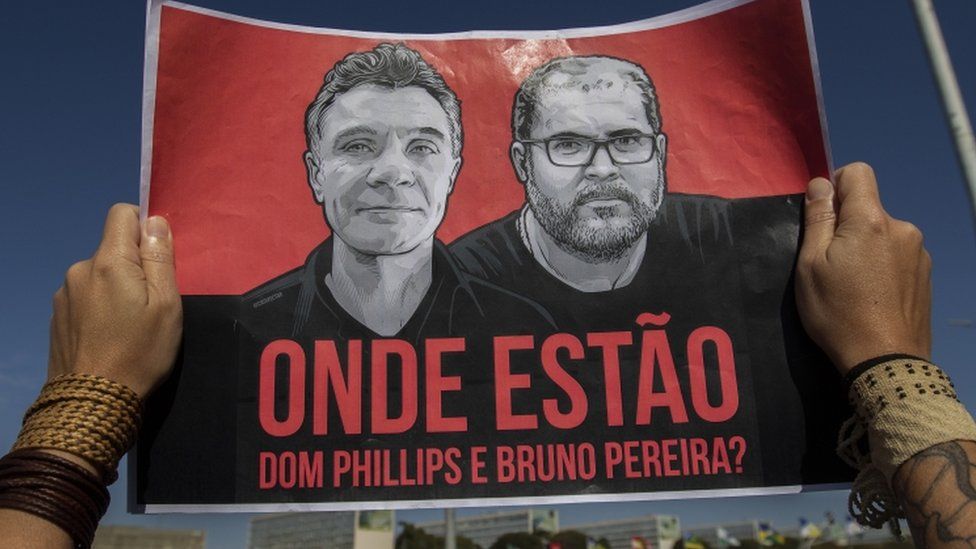 "Onde estao Dom Phillips e Bruno Pereira?"; where is Dom Phillips and Bruno Pereira.