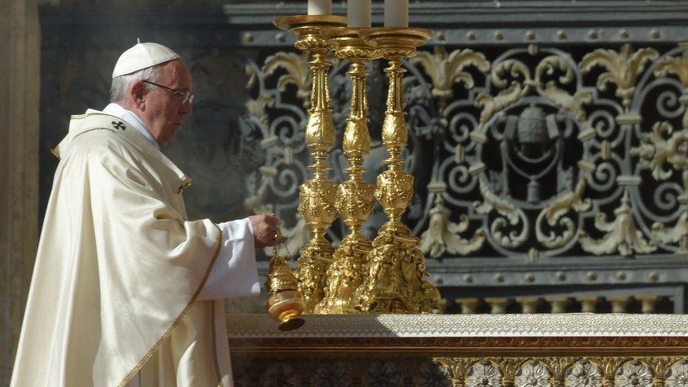Pope Francis carries out a blessing Saint Peter's Basilica at the Vatican in Rome, 16 October 2016