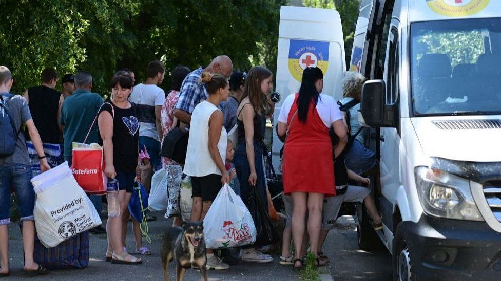 Slovyansk residents leaving, 6 Jul 22