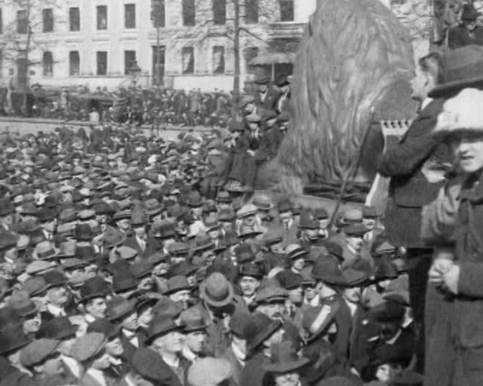 ‘Justice not charity’ - the blind marchers who made history - BBC News