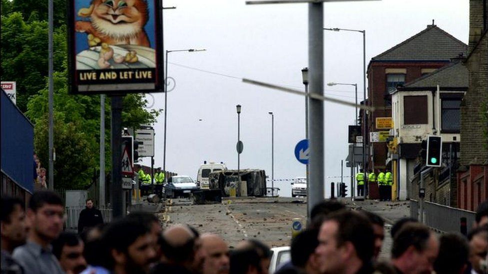 Oldham Riots: 'Long Way To Go' In Healing Racial Tensions - BBC News