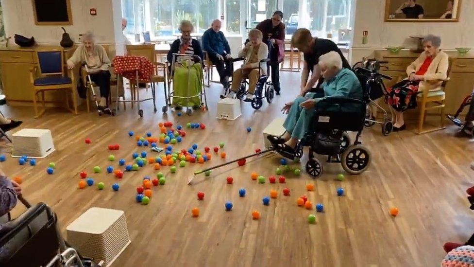 Coronavirus Care homes face mass deaths without PPE BBC News