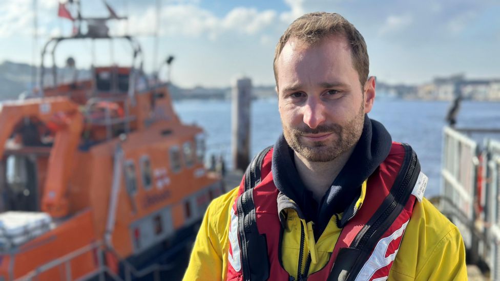 Tynemouth RNLI celebrate 200 years saving lives - BBC News