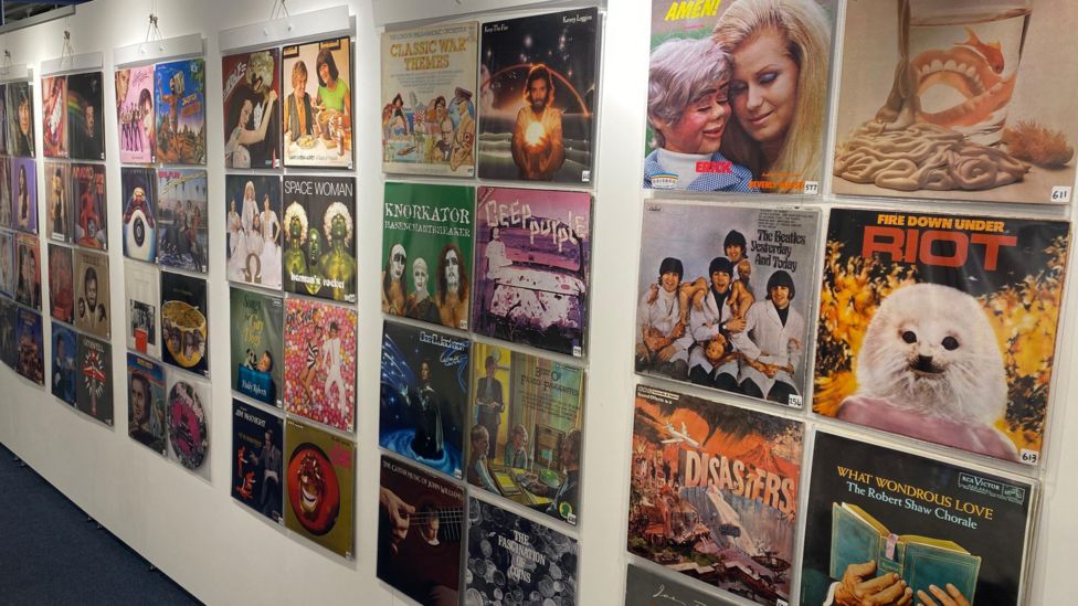 World's 'worst' album covers goes on display in Alnwick - BBC News