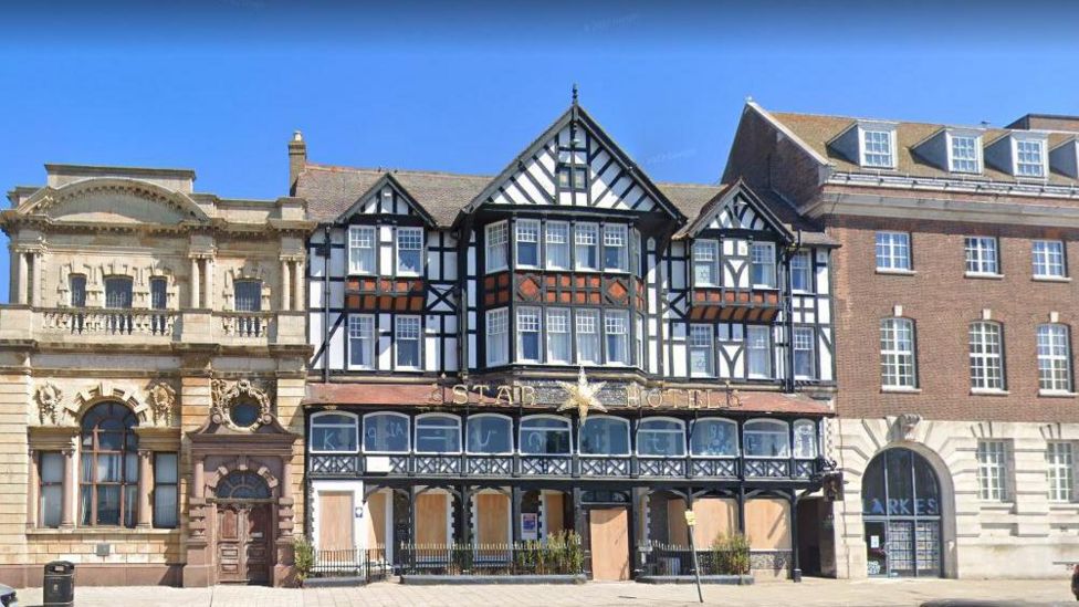 Great Yarmouth council taking legal advice on derelict hotel BBC News