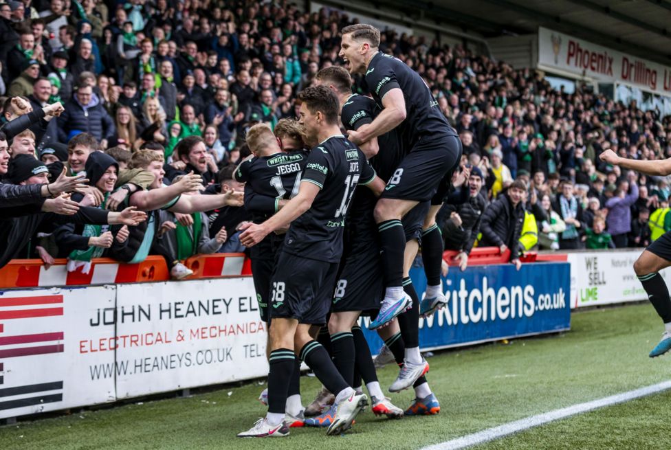 'Hibs are on Hearts' tail' BBC Sport