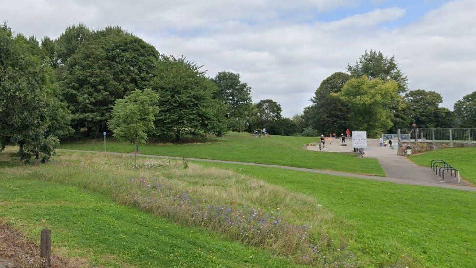 Boy charged after teenager stabbed at Derby park - BBC News