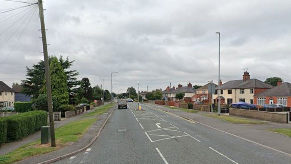 Four Arrests Over Newark Street Fight With Weapons Bbc News