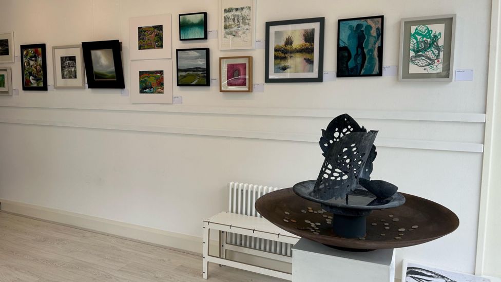 Ilkley fountain art auction raises more than £10k BBC News