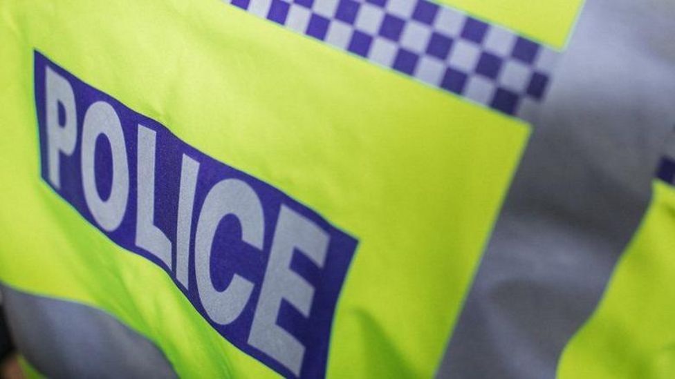 Wiltshire crash near A338 Salisbury leaves man injured - BBC