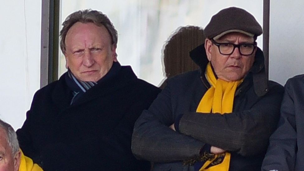 How Torquay United persuaded Neil Warnock out of retirement - BBC Sport