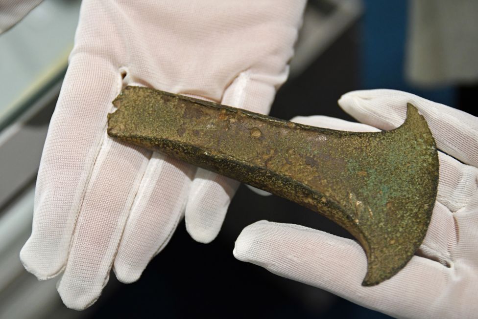 Anglesey Rare 3,500yearold Bronzeage axe head goes on display BBC