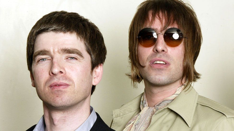 Noel and Liam Gallagher of rock band Oasis attend a charity concert for theTeenage Cancer Trust at the Royal Albert Hall on March 26, 2003 in London, England