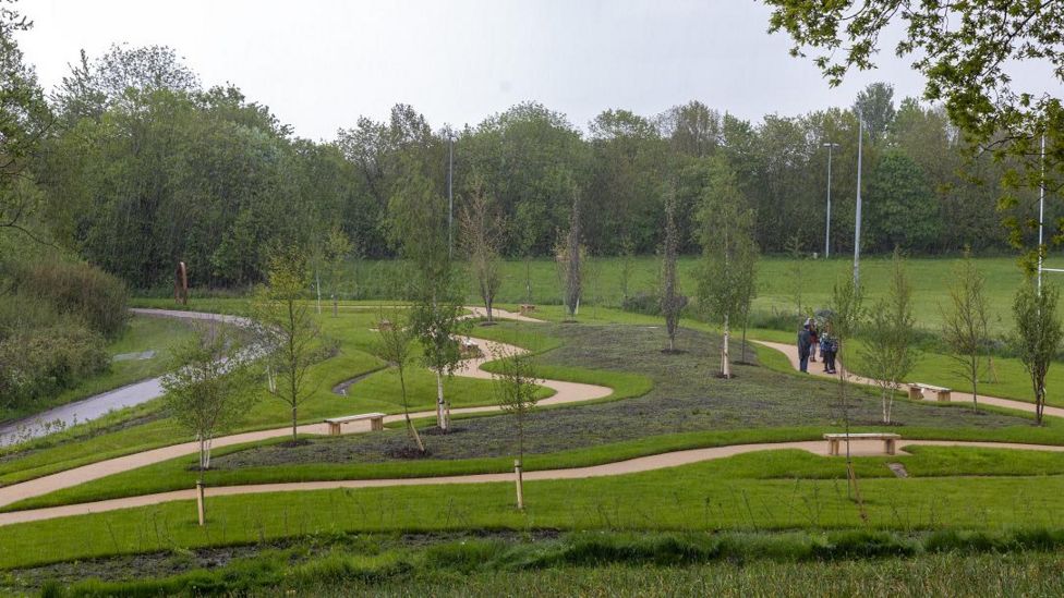 Telford opens Covid-19 memorial garden for families - BBC News