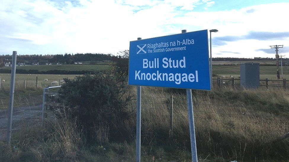 Knocknagael Farm sign