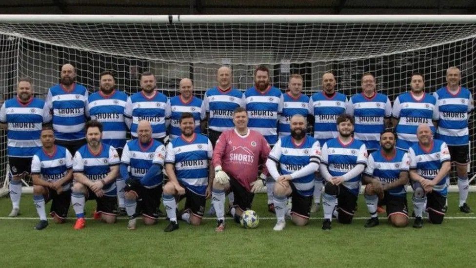 XL FC posing for a team picture