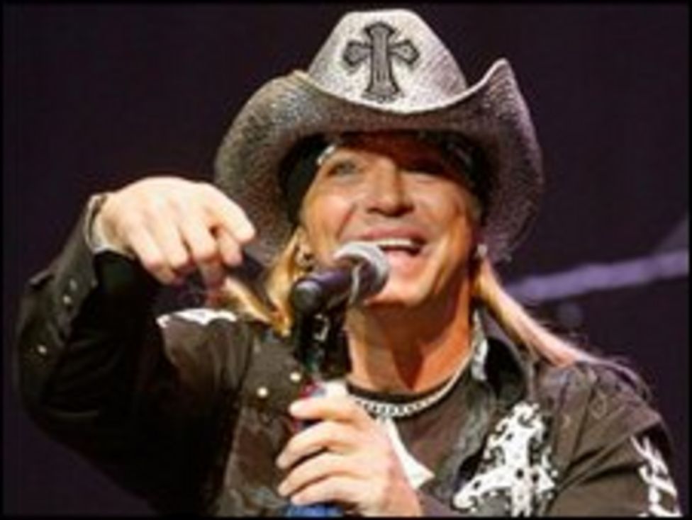 Poison singer Bret Michaels wins Celebrity Apprentice BBC News(01)