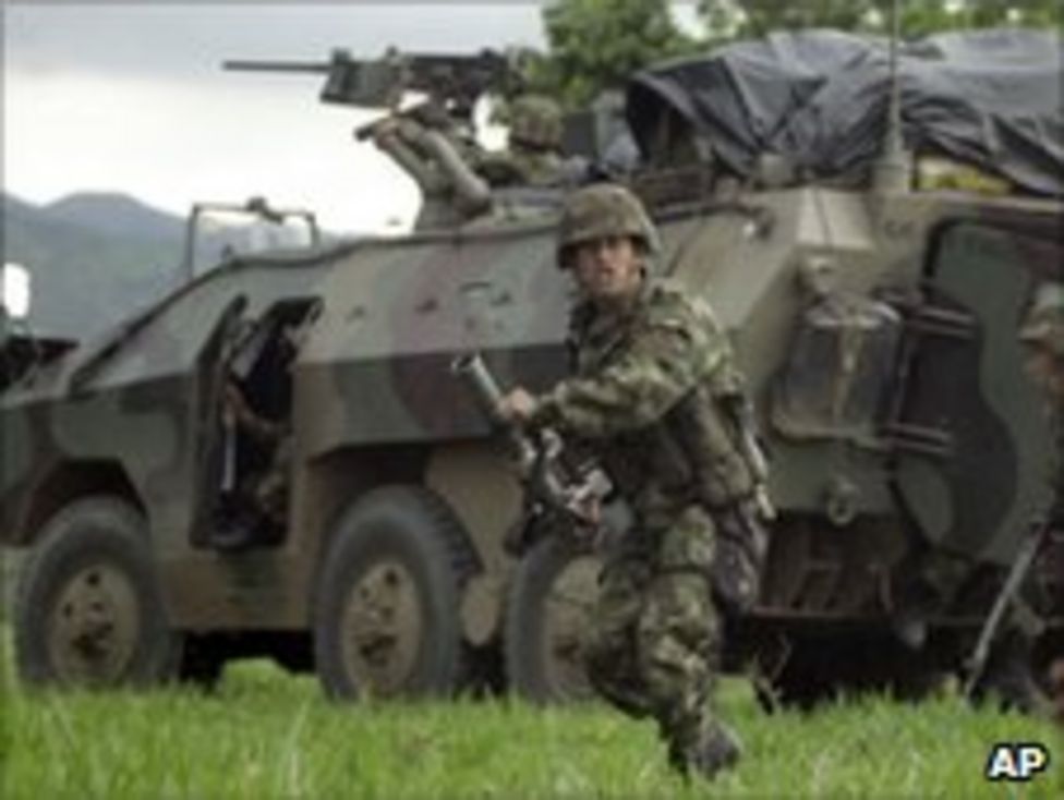 Aerial attack kills 13 Farc rebels in Colombia - BBC News