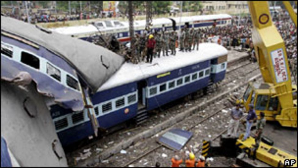 Driver 'error' Led To West Bengal Train Crash - BBC News