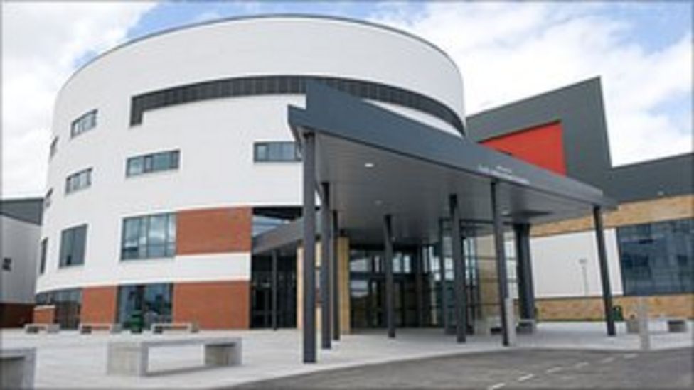 New Forth Valley Royal Hospital Opens To First Patients - BBC News