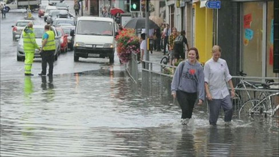 Flooding follows heavy downpour in Sussex BBC News