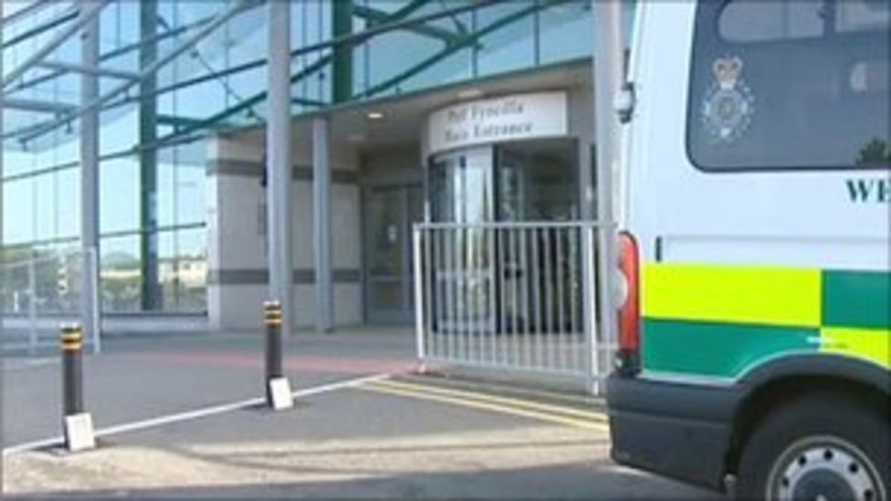 Reassurances over Ysbyty Gwynedd cancer unit BBC News