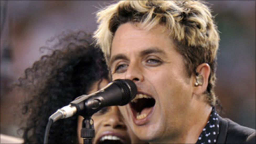 Green Day singer Armstrong joins Broadway stage show - BBC News