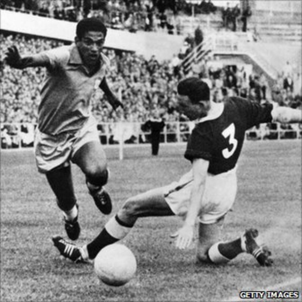 Ex-Wales and Spurs defender Mel Hopkins dies, aged 75 - BBC News