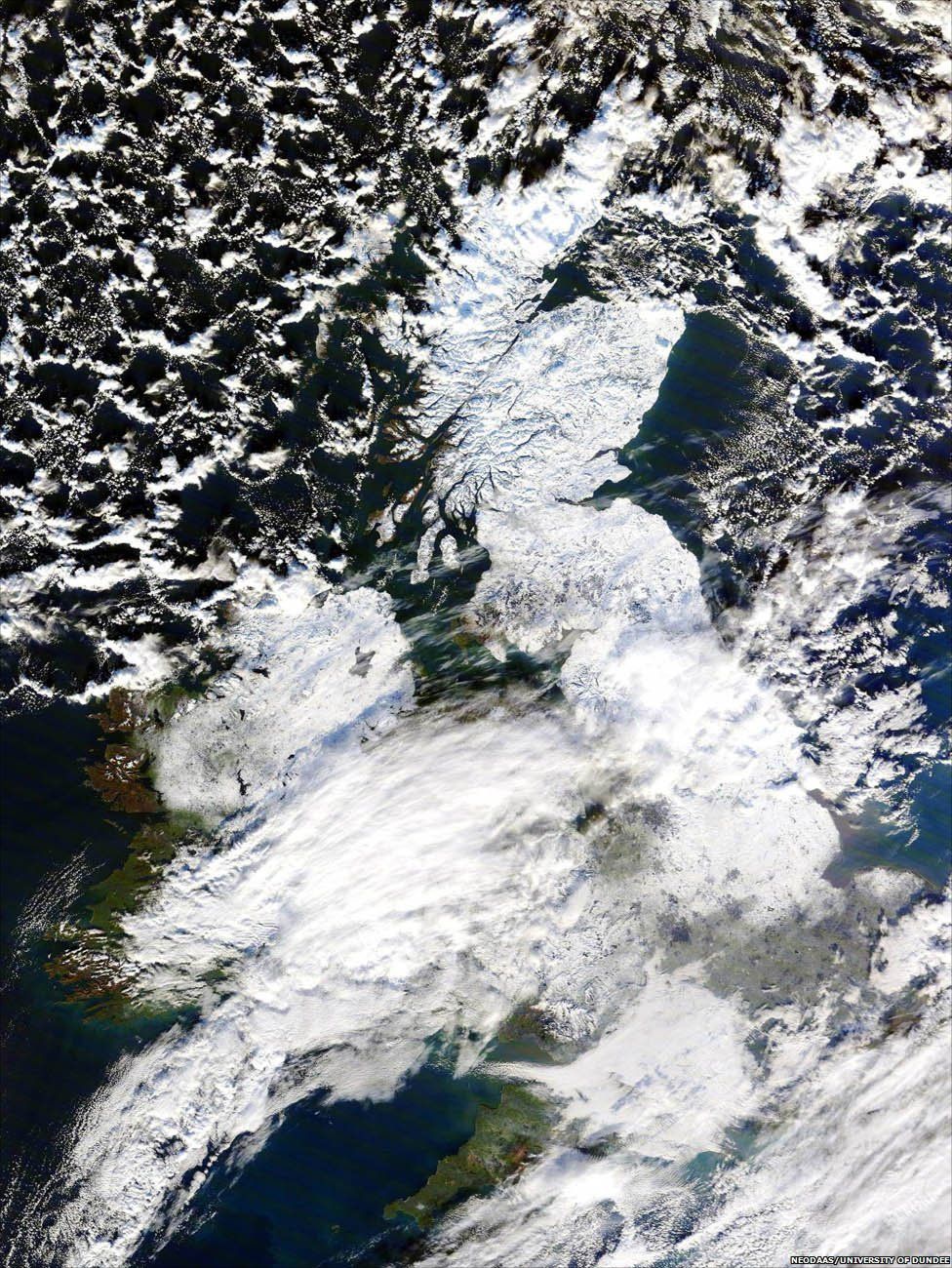 UK covered in snow (Pic courtesy of NEODAAS/University of Dundee)