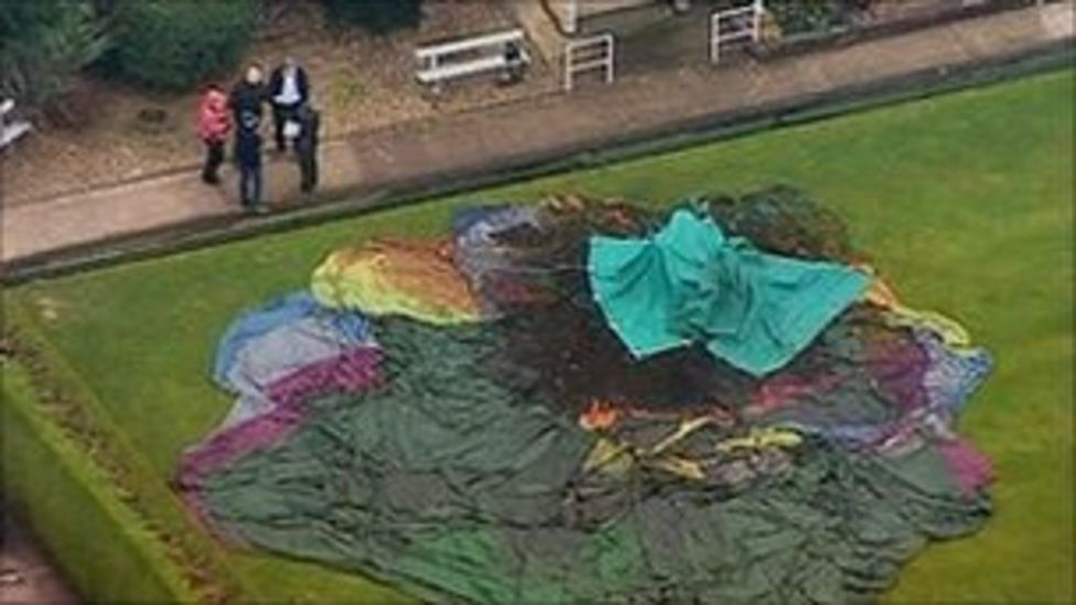Two killed in hot air balloon crash in Somerset BBC News