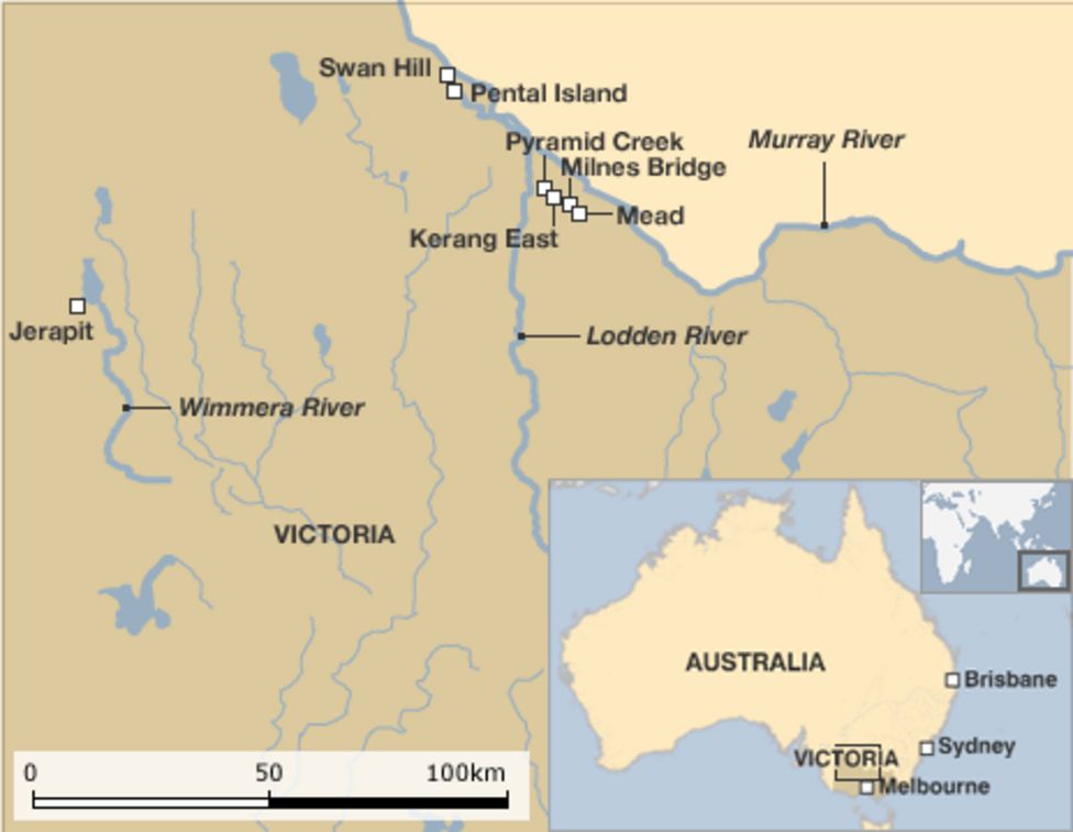 Australia floods: 'Inland sea' moves across Victoria - BBC News