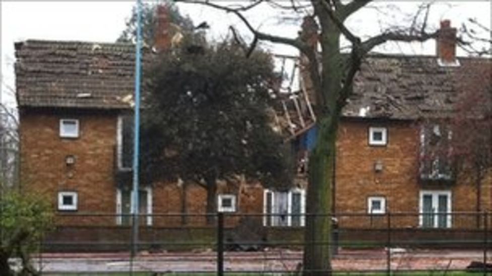 South Ealing explosion Two injured in Carlyle Road BBC News