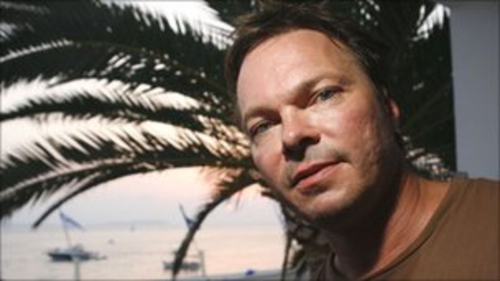Pete Tong celebrates 20 years on BBC Radio 1 BBC News