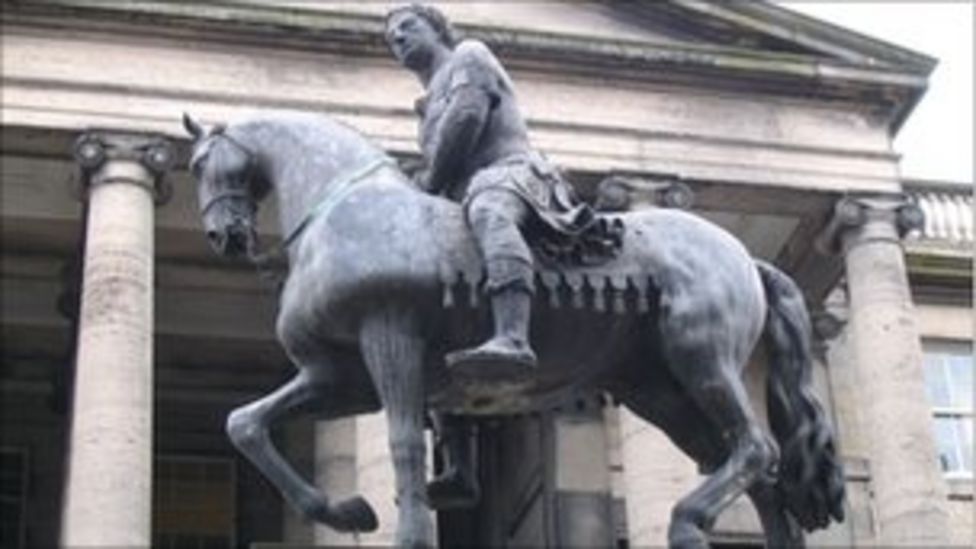 Charles II statue back in Edinburgh's Parliament Square BBC News