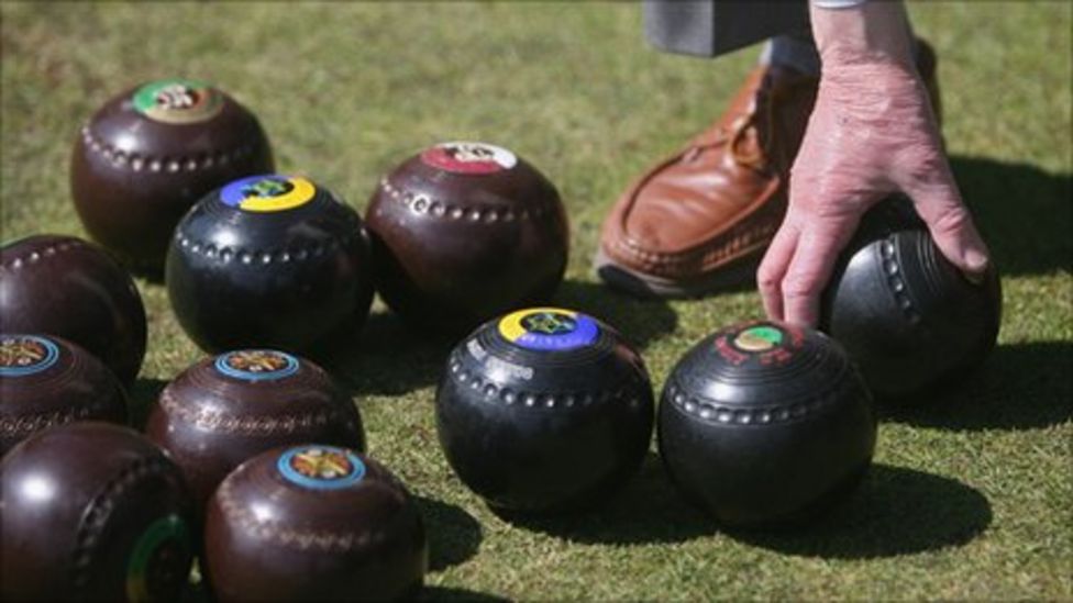 Hampshire bowls final ends after 'attempted headbutt' BBC News