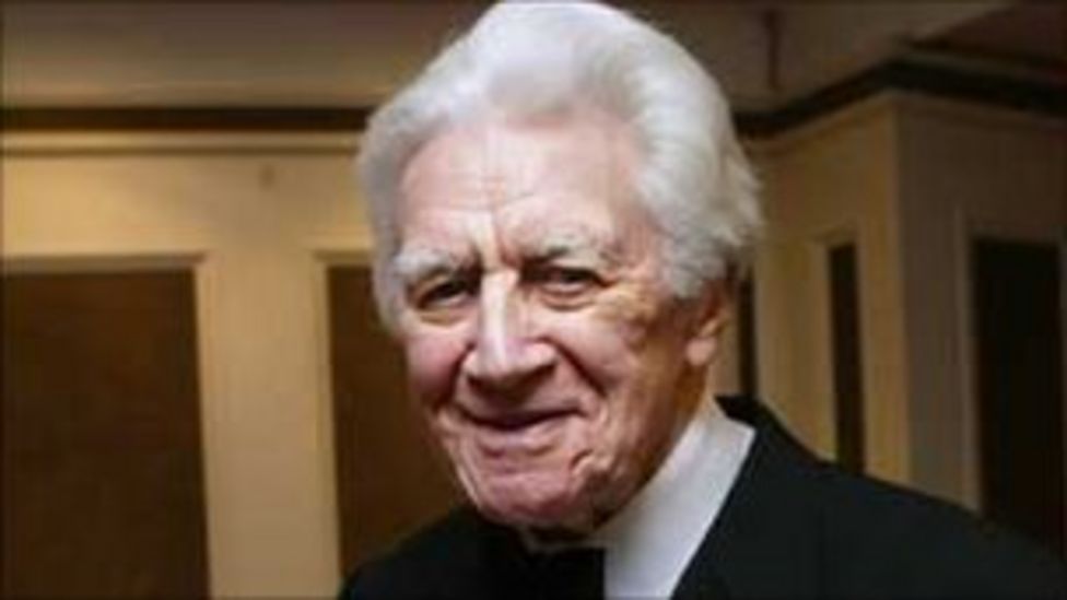 Veteran journalist James Kelly reaches his century BBC News