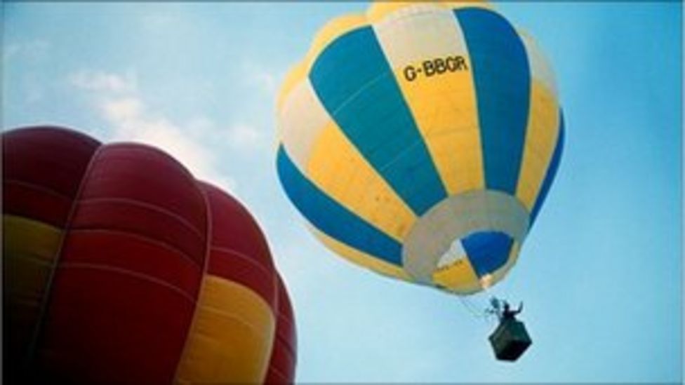 Evesham balloon festival announces live band line up BBC News