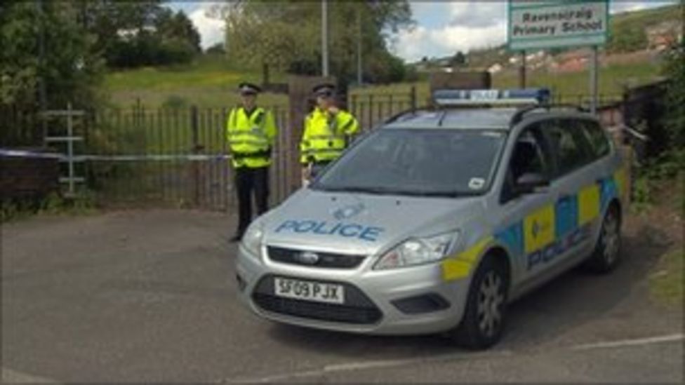 Murder probe after teenager stabbed in Greenock BBC News