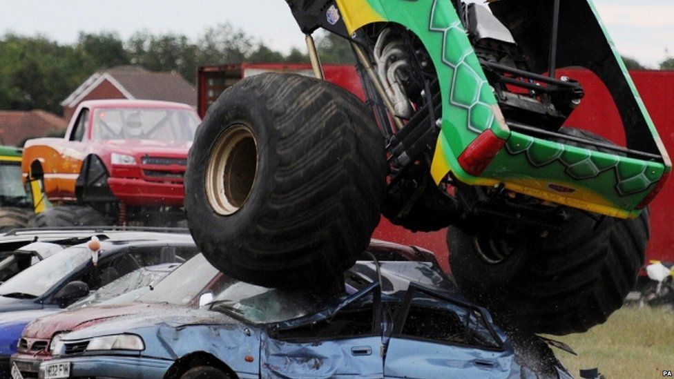 Pictures: Extreme Stunt Show - BBC Newsround