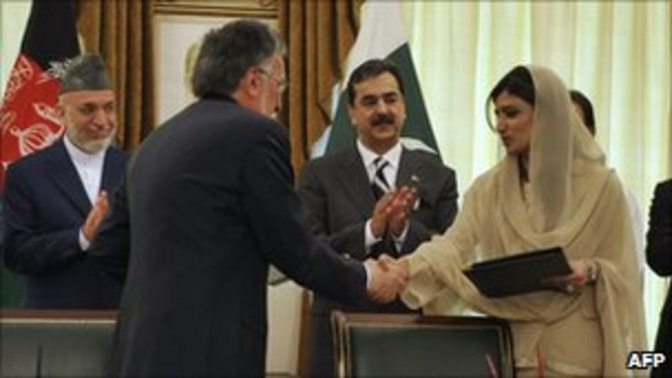 Will Pakistan's first woman foreign minister make a difference? - BBC News