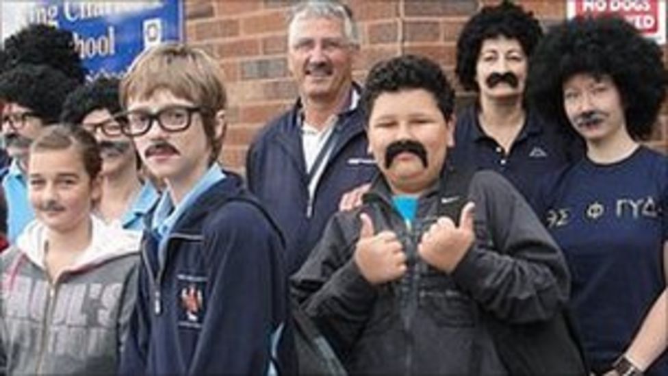 Kidderminster pupils stage lookalike tribute to teacher BBC News