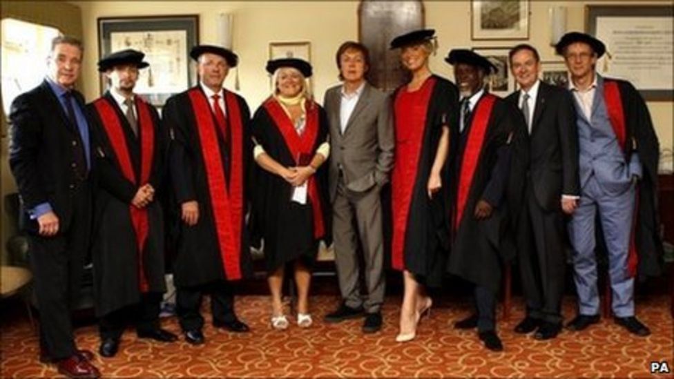 Lipa graduation Sir Paul McCartney celebrates with students BBC News