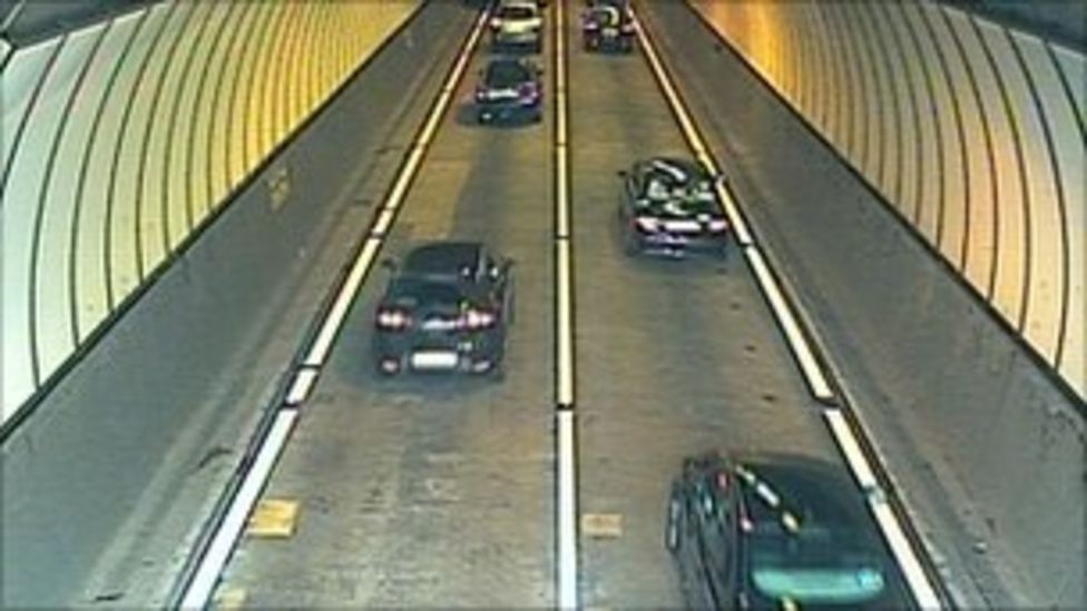 M4 tunnel fire Brynglas tunnel reopens BBC News