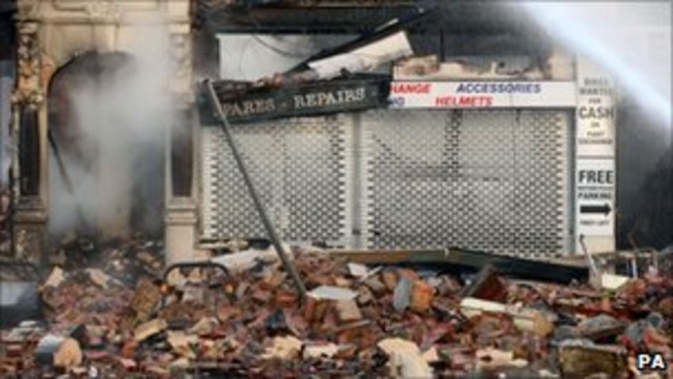 England riots Pay issues for riotdamaged shops BBC News